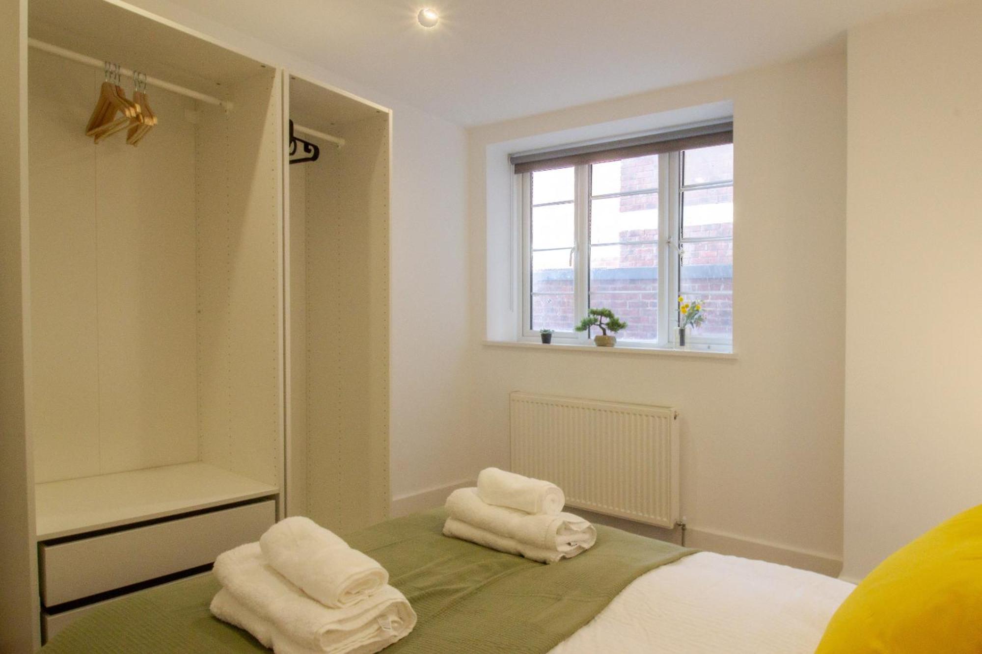 Modern 2 Bedroom @ Nine Elms Station B Apartment London