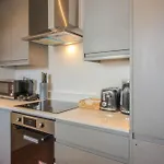 Modern 2 Bedroom @ Nine Elms Station B