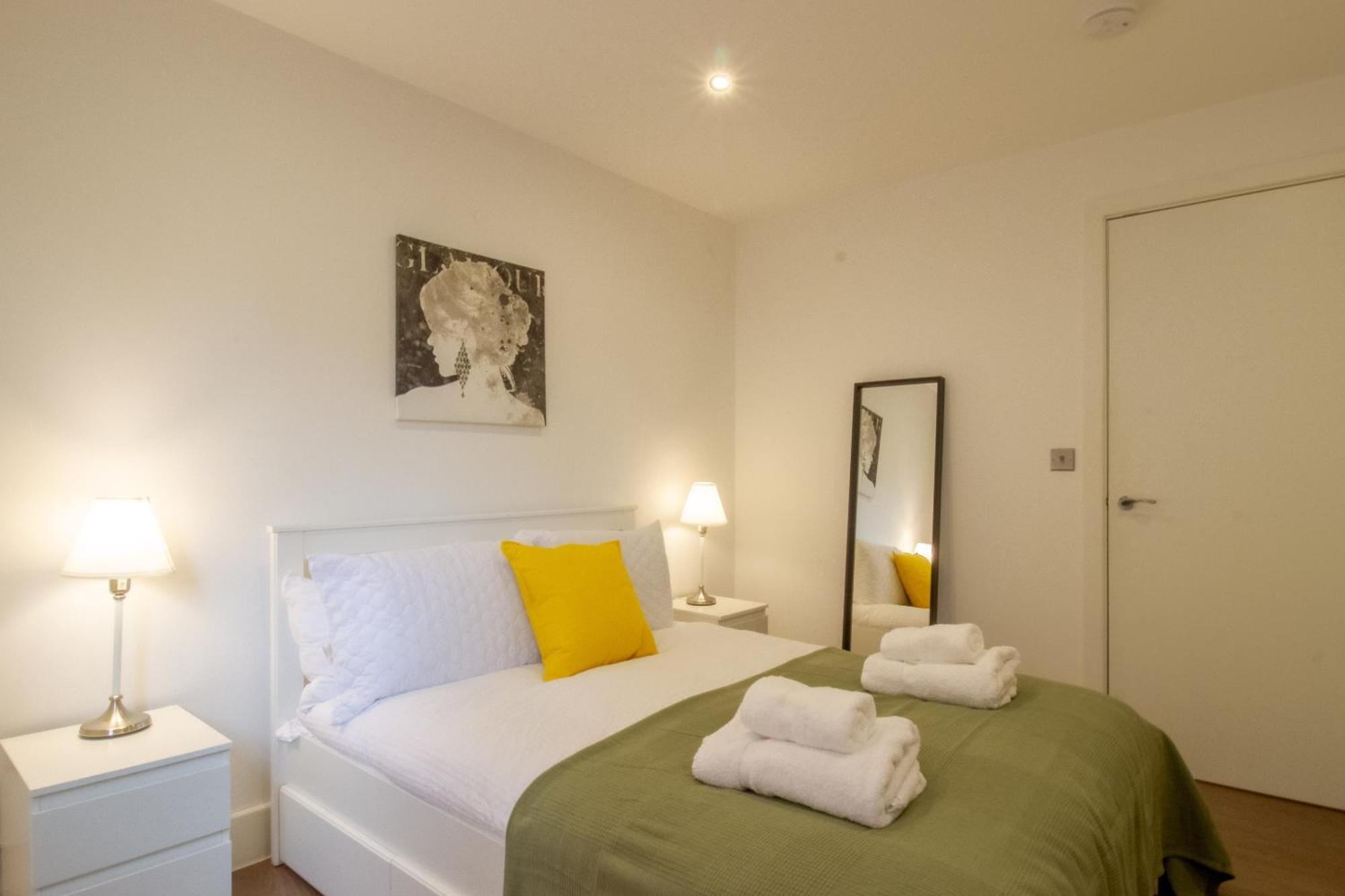 Apartment Modern 2 Bedroom @ Nine Elms Station B London