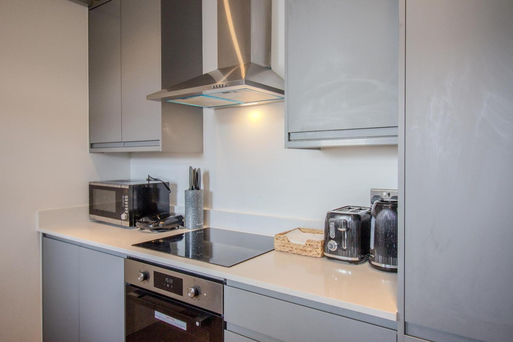 Modern 2 Bedroom @ Nine Elms Station B Apartment London